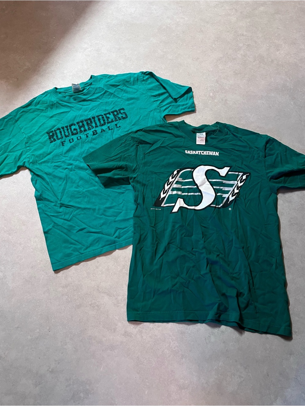 Saskatchewan ROUGHRIDERS Green Logo Crewneck T-Shirts
Large